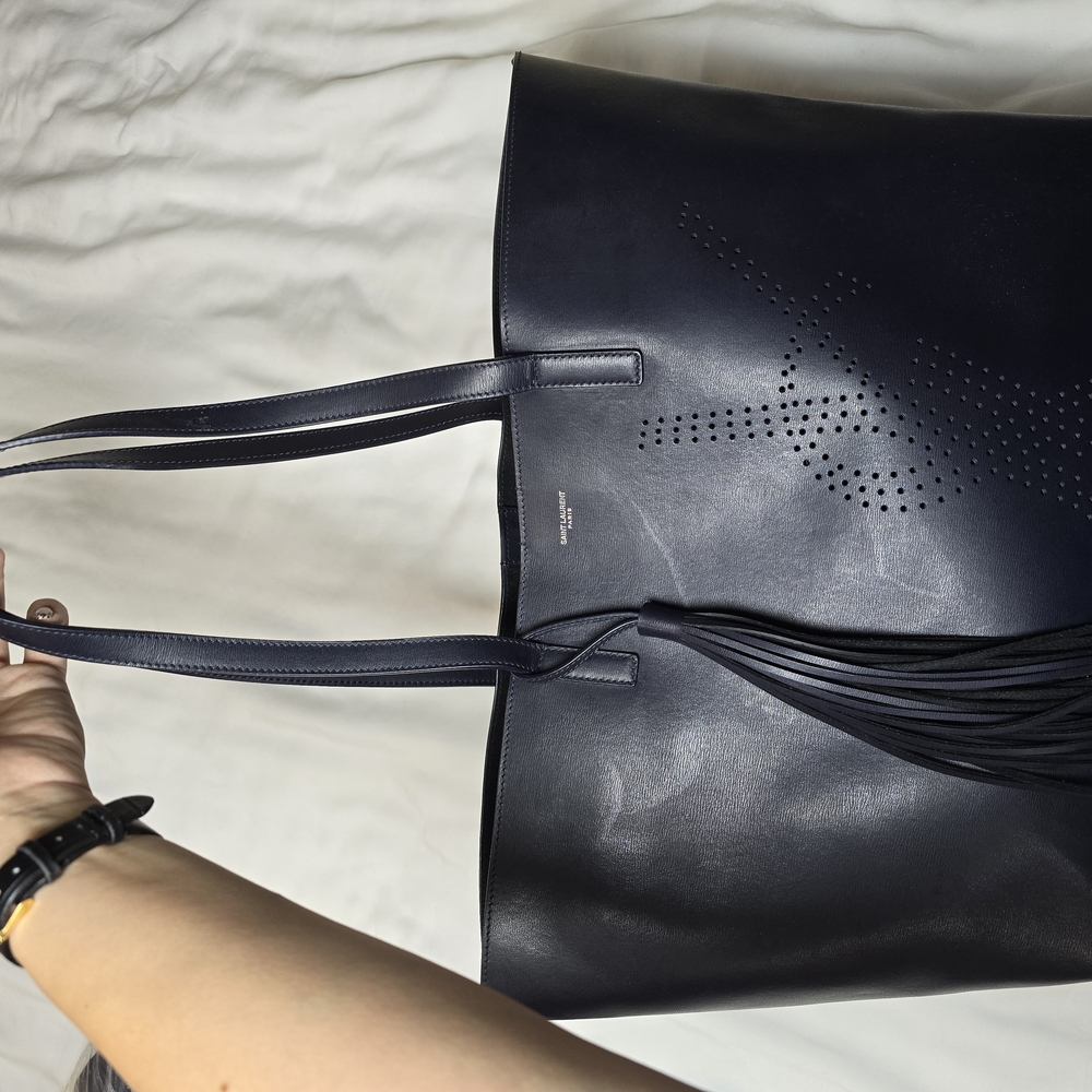 Saint Laurent Black Leather Tote Sleek Minimalist Design